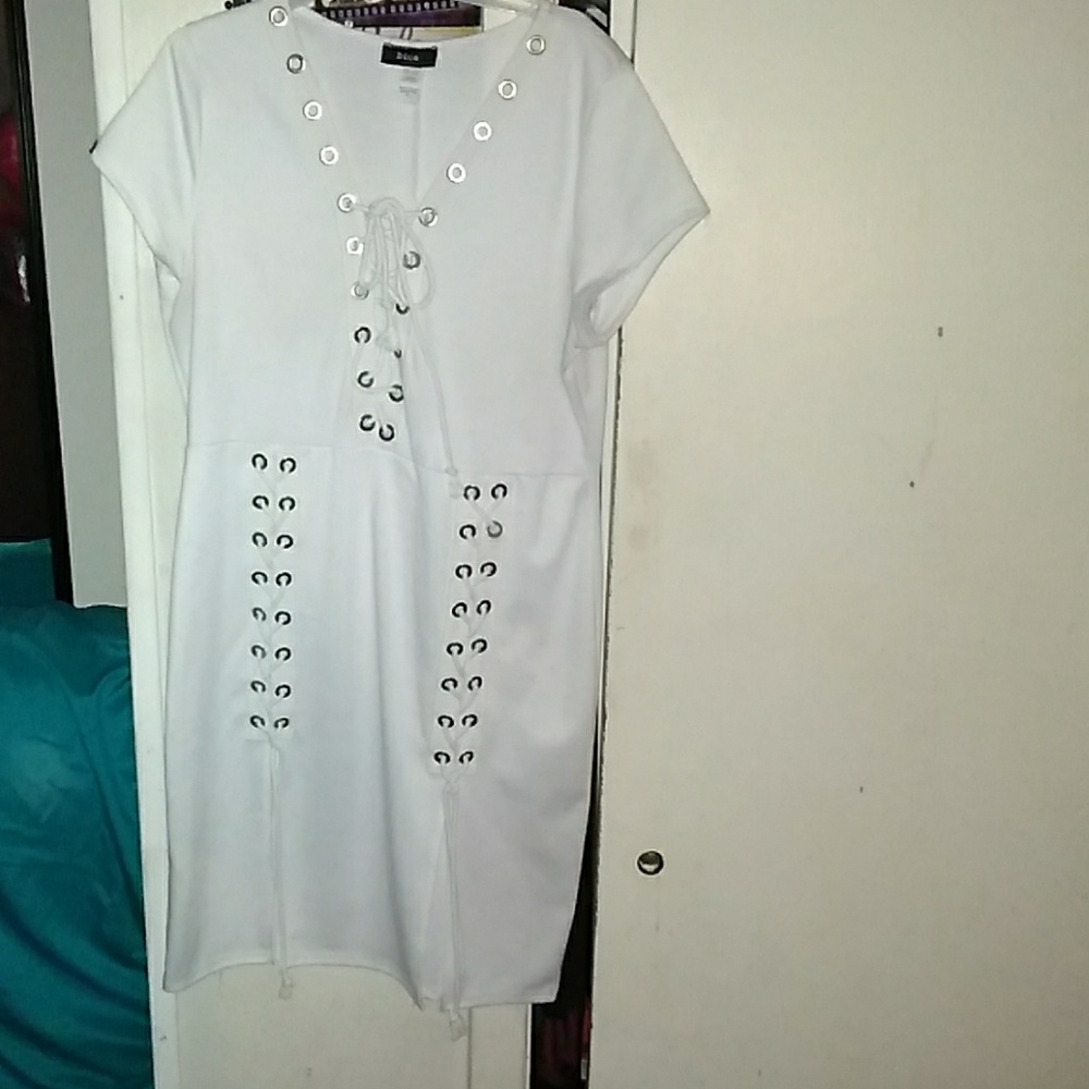 dresses - Picture 2 of 8